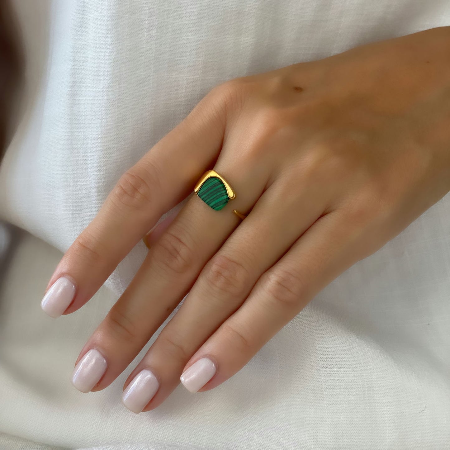 Malachite Ring Gold image 1