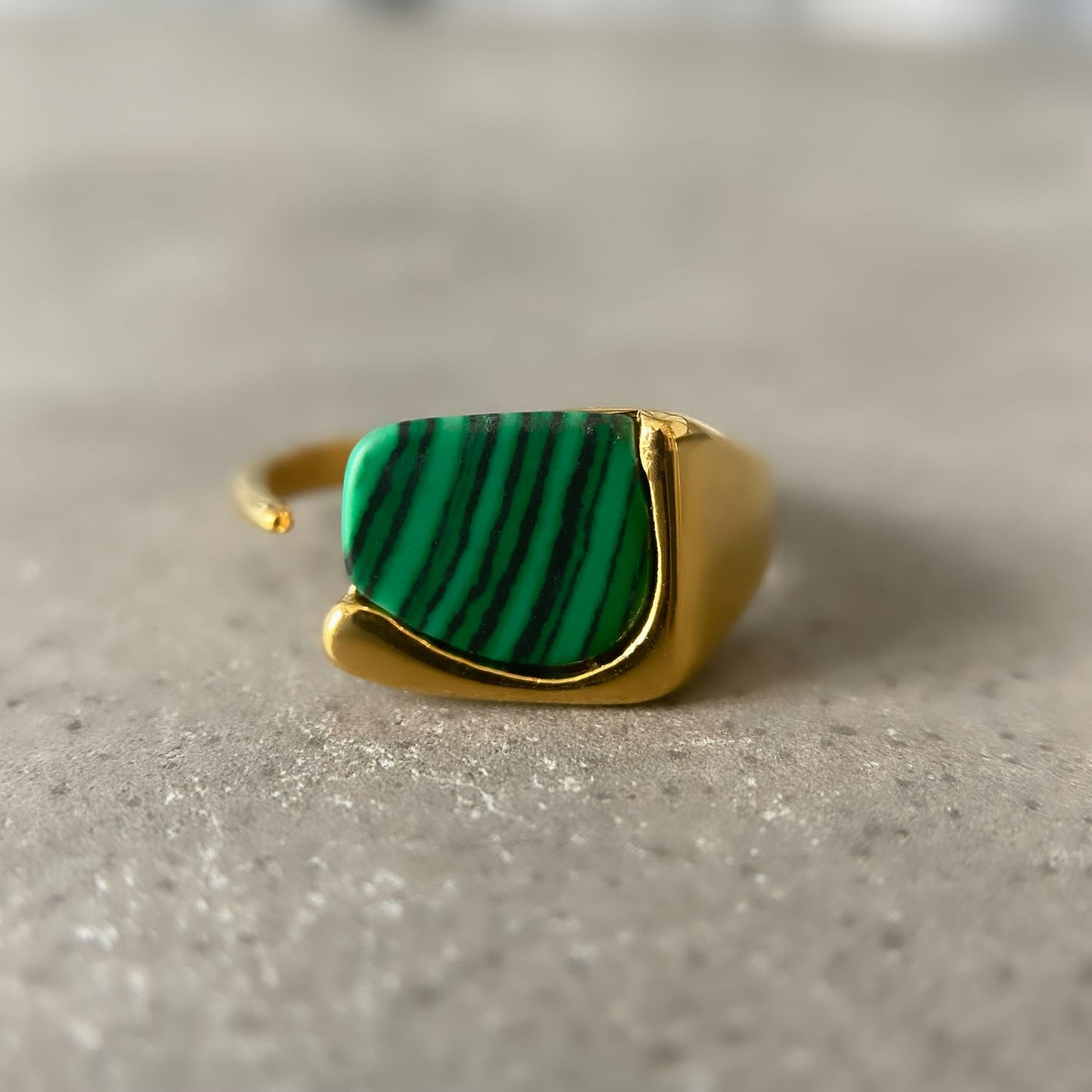 Malachite Ring Gold image 0