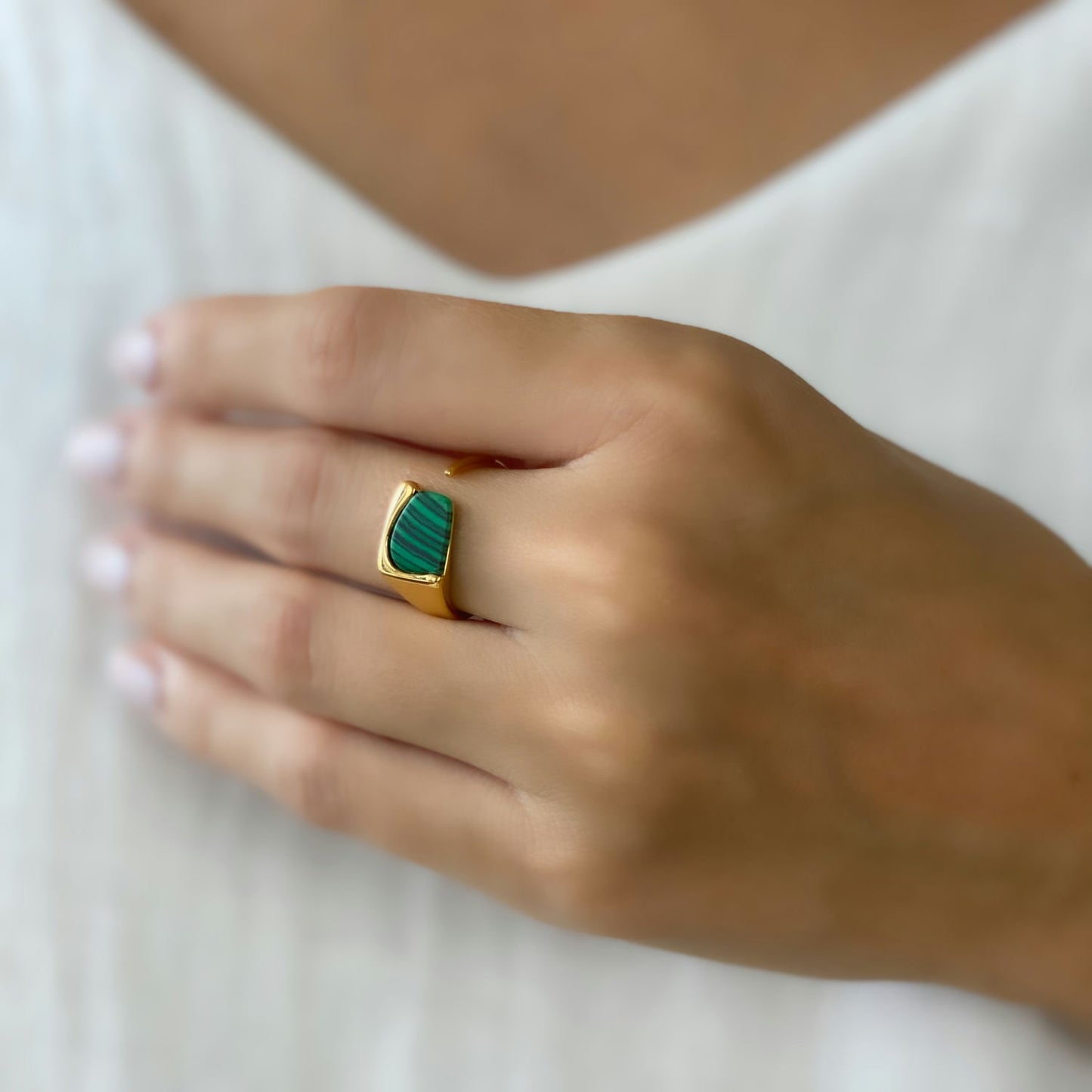 Malachite Ring Gold image 6